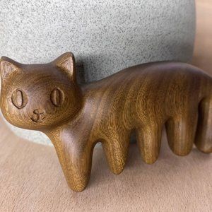Eco-friendly Handcrafted Natural Sandalwood Cat Shape Wood Head Massage Comb